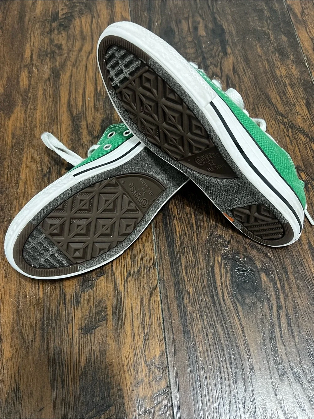 Converse Kids Low Top Sneakers in Green with White Accents